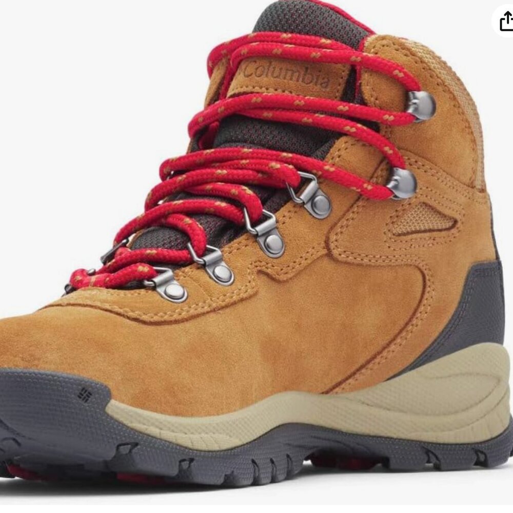 Brand New Columbia Women's Discontinued Newton Ridge Plus Hiking Boots (Size 8)